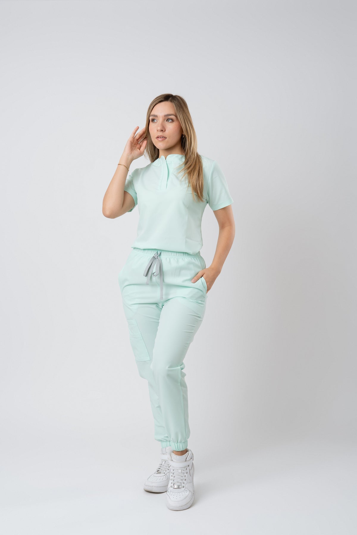 ELEGANCE | BABY GREEN | DAMA